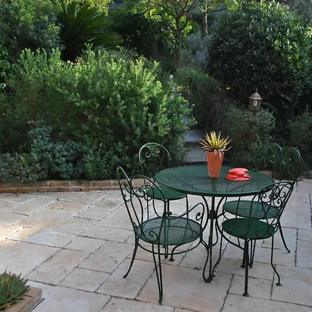 Πανσιόν Sous L'olivier 4*