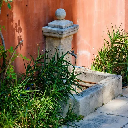 Πανσιόν Sous L'olivier 4*