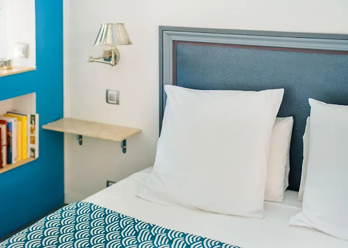 Sous L'olivier 4* 芒通