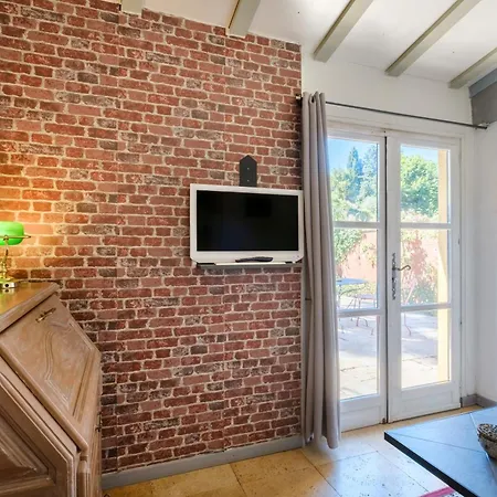 Sous L'olivier Guest house 3*