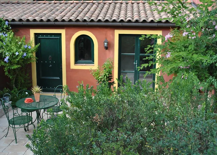 Sous L'olivier Menton