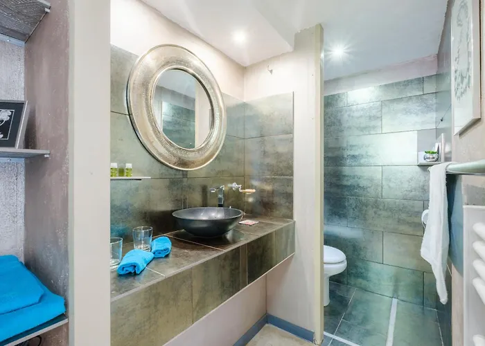 Sous L'olivier Pensionat 4*